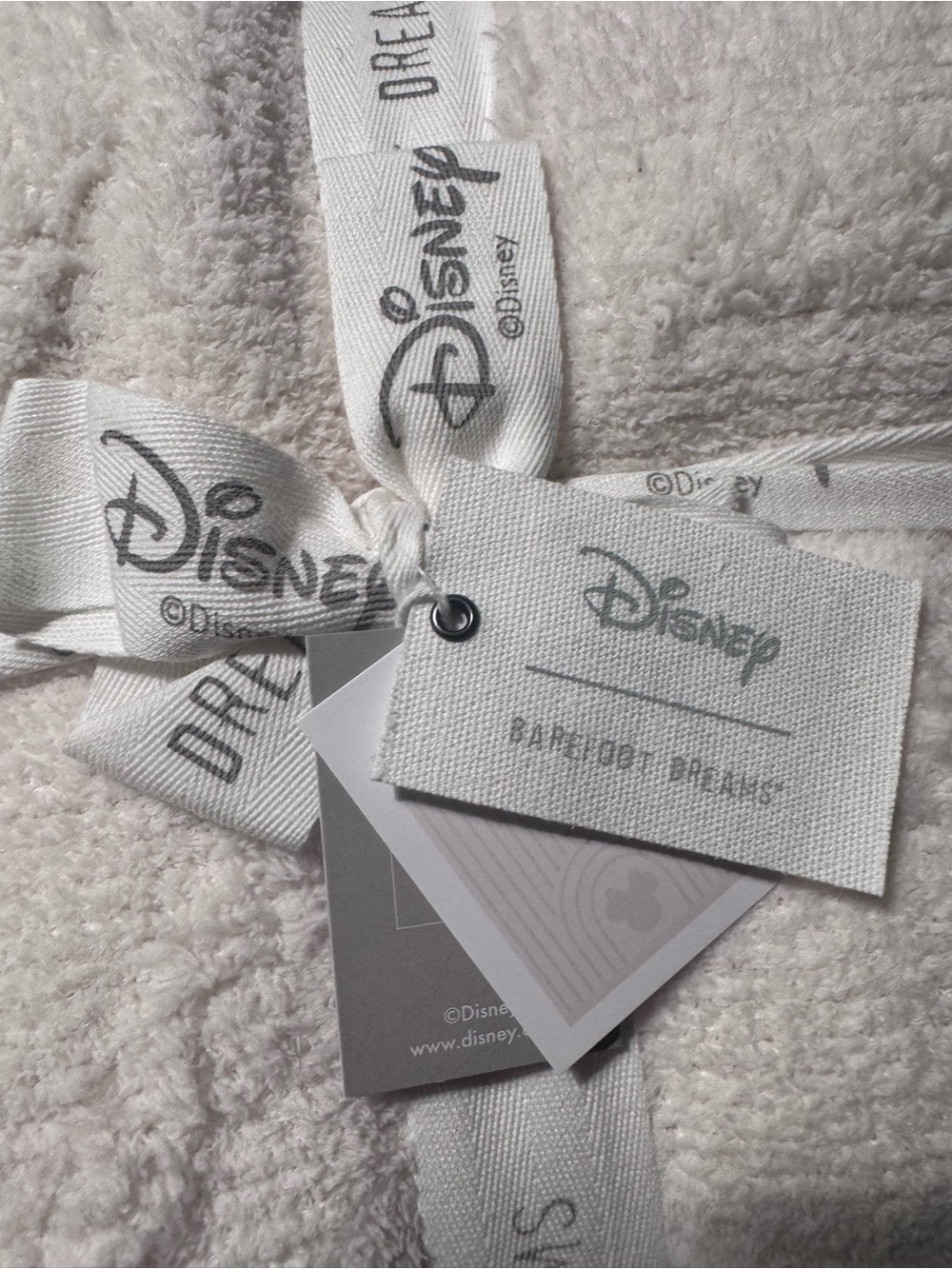 Barefoot Dreams CozyChic Classic Disney Fringe Throw, Cream NWT - Picture 9 of 11